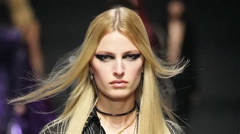 taglio capelli sfumatura versace|Acconciature capelli facili come alla sfilata di Versace 2023.